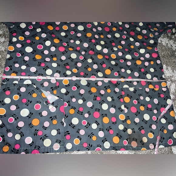 ⭐️H.Q.Scrub short sleeve top, guessing size Small⭐️Used Condition ⭐️ - Picture 7 of 9